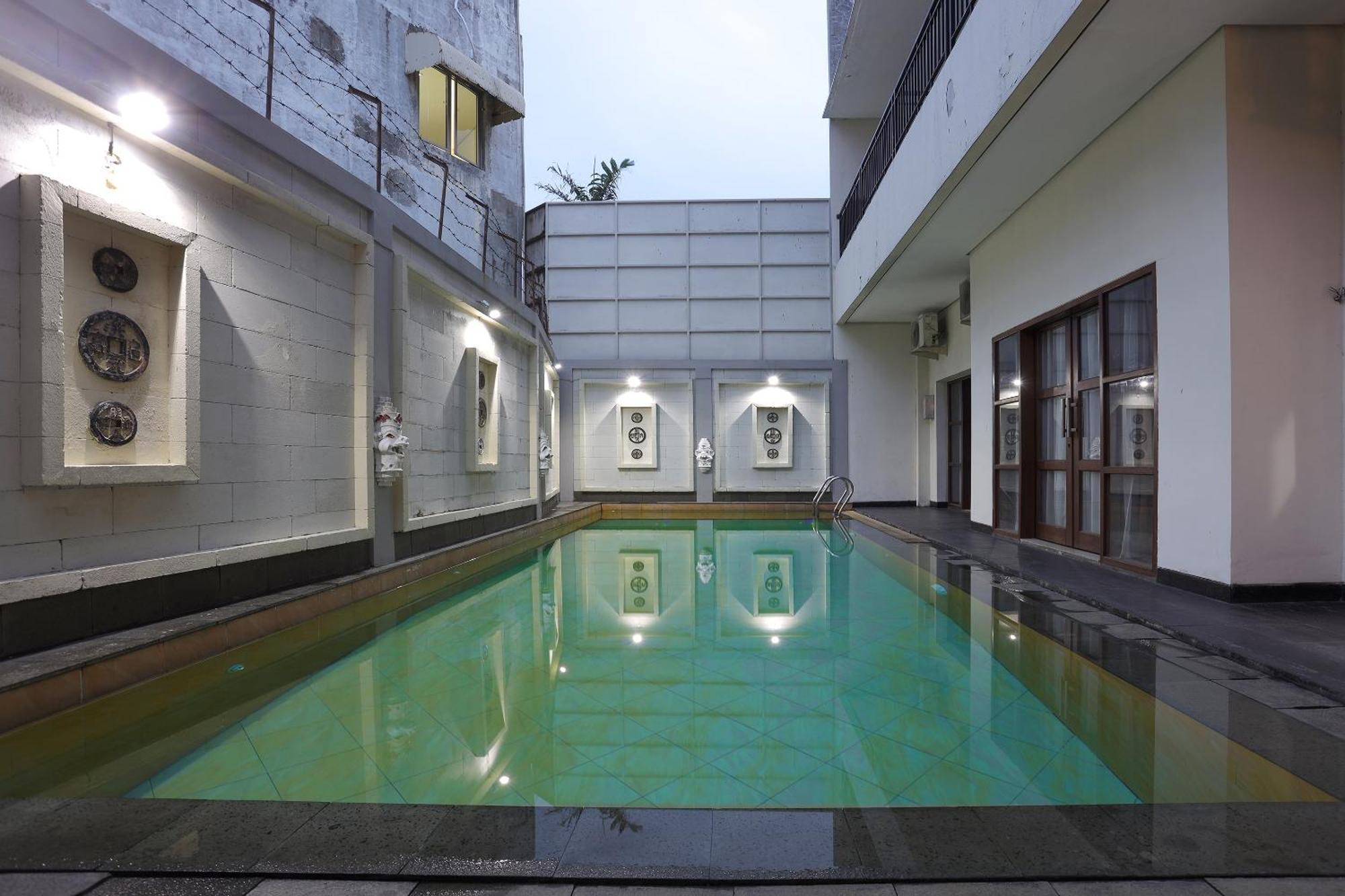 Jambuluwuk Residence Pakubuwono ジャカルタ エクステリア 写真